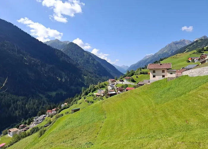 아파트 Cozy With A Beautiful View 카플